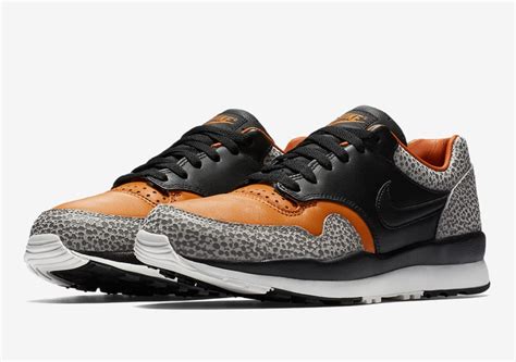 nike air safari vault